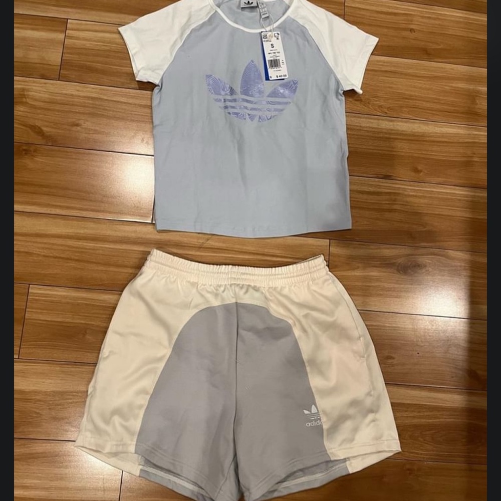 Adidas outfit size small brand new never worn